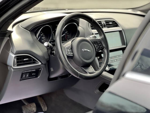 2020 Jaguar F-PACE 25t Premium