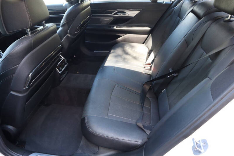 2017 BMW 7 Series 740i