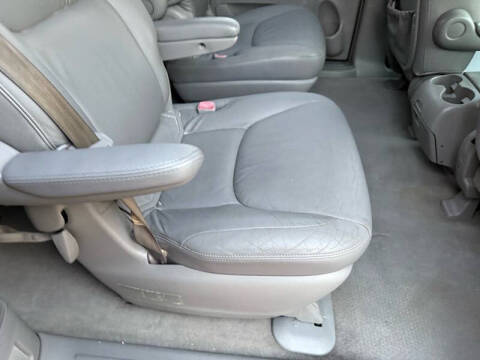 2004 Toyota Sienna XLE 7 Passenger