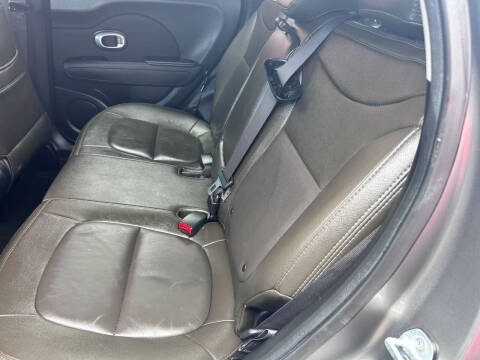 2015 Kia Soul +