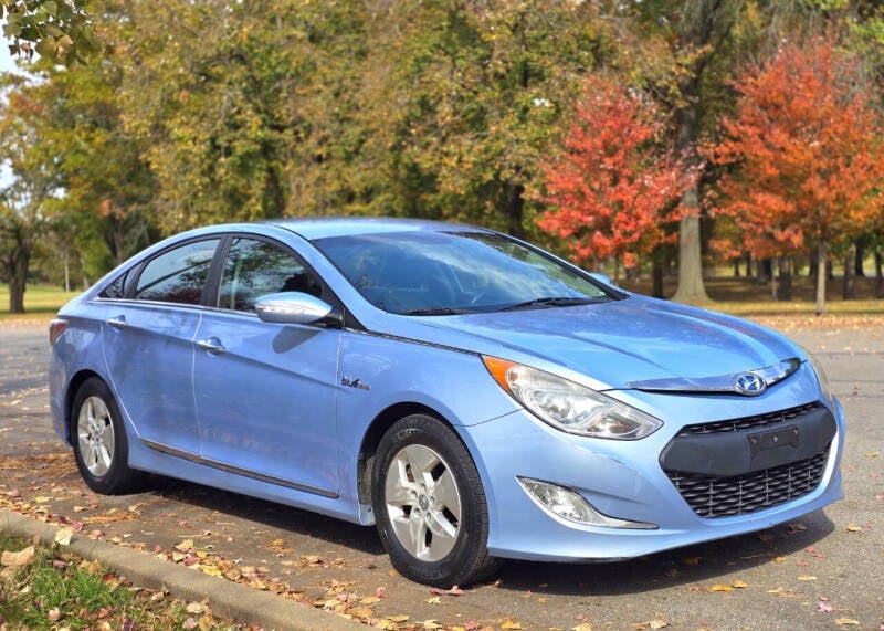 2012 Hyundai Sonata Hybrid Base photo 5