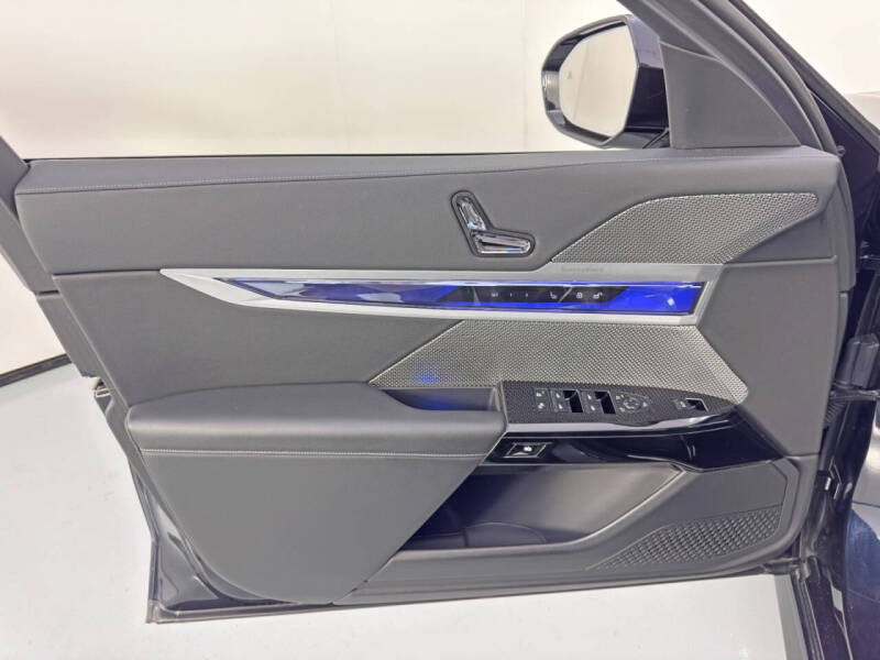 2023 BMW 7 Series 740i