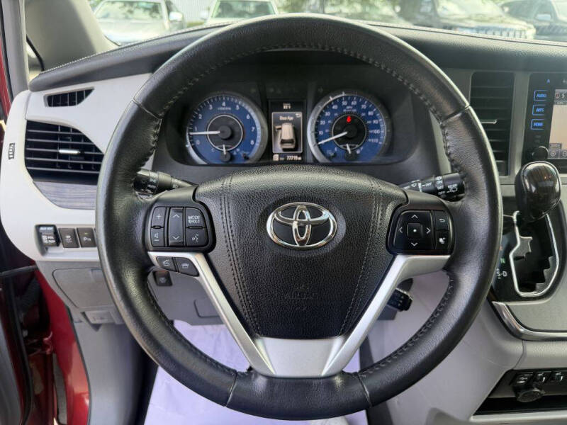 2016 Toyota Sienna