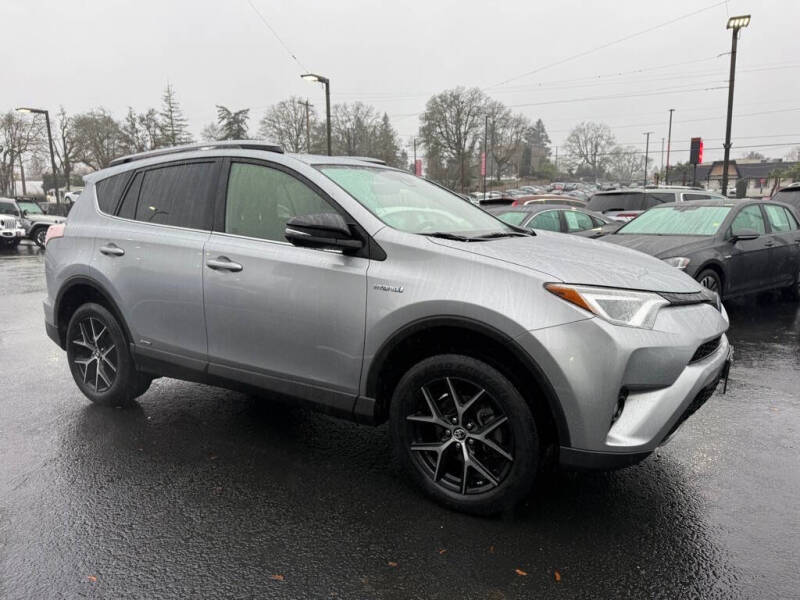 2017 Toyota RAV4 Hybrid SE