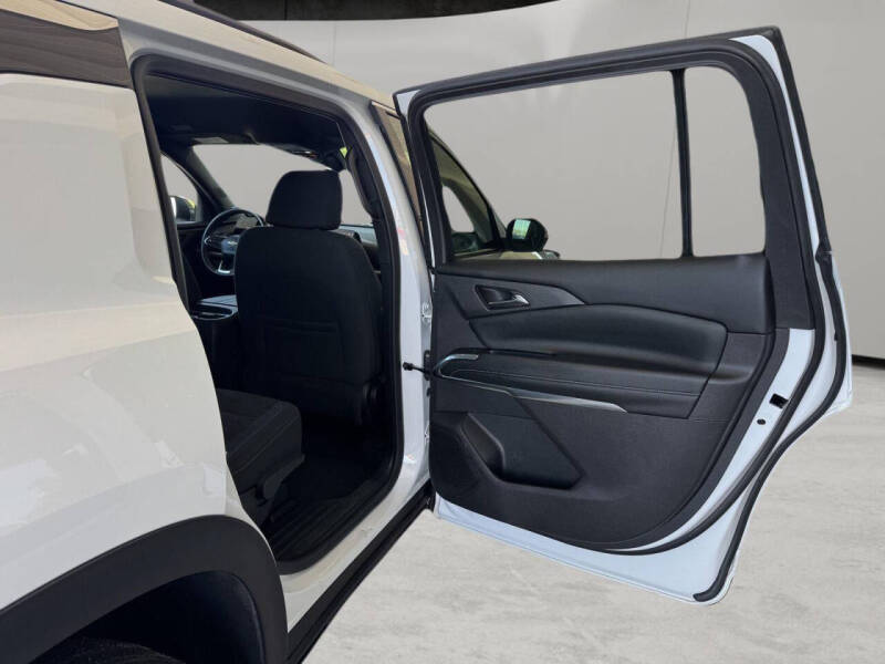 2024 Chevrolet Traverse LT