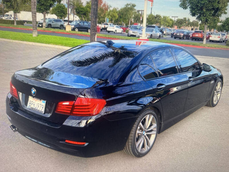 2016 BMW 5 Series 528i's photo