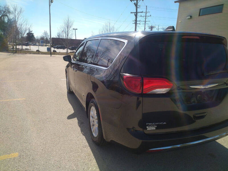 2017 Chrysler Pacifica Touring-L