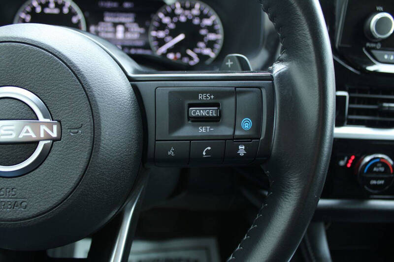 2024 Nissan Pathfinder SV