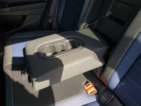 2025 Volkswagen Taos SEL 4Motion