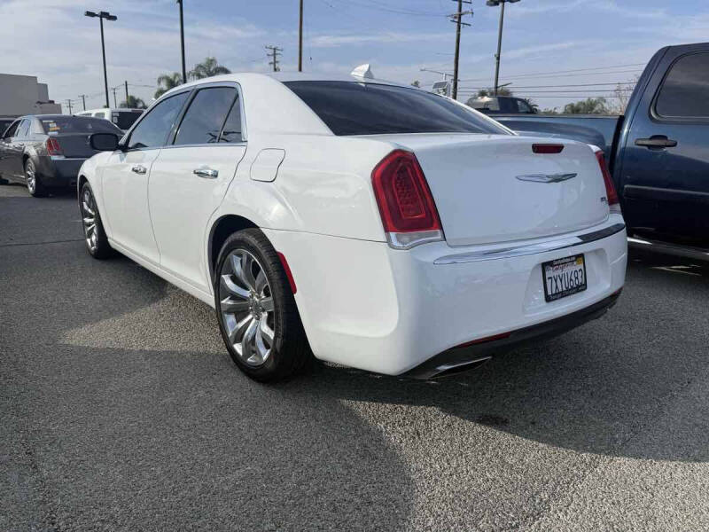 2016 Chrysler 300 C