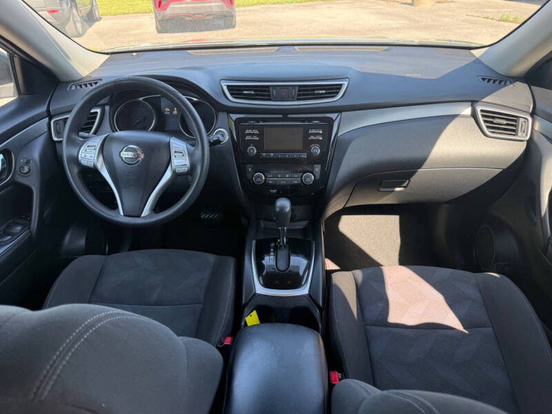 2016 Nissan Rogue SV
