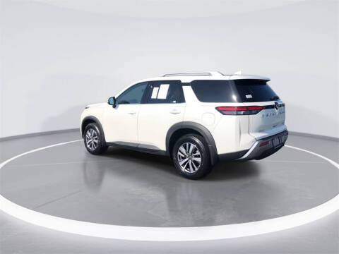 2022 Nissan Pathfinder SL