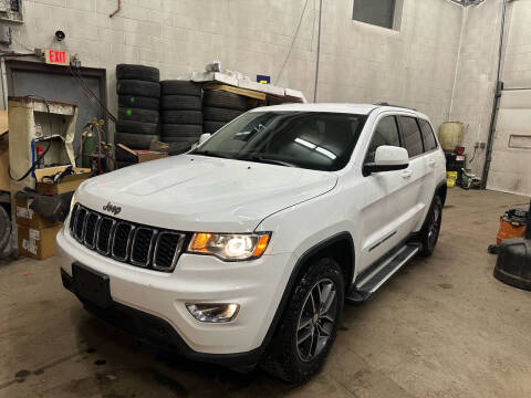 2018 Jeep Grand Cherokee for sale at United Motors in Saint Cloud MN