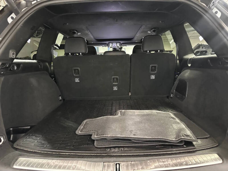 2022 Jeep Grand Cherokee Summit Reserve