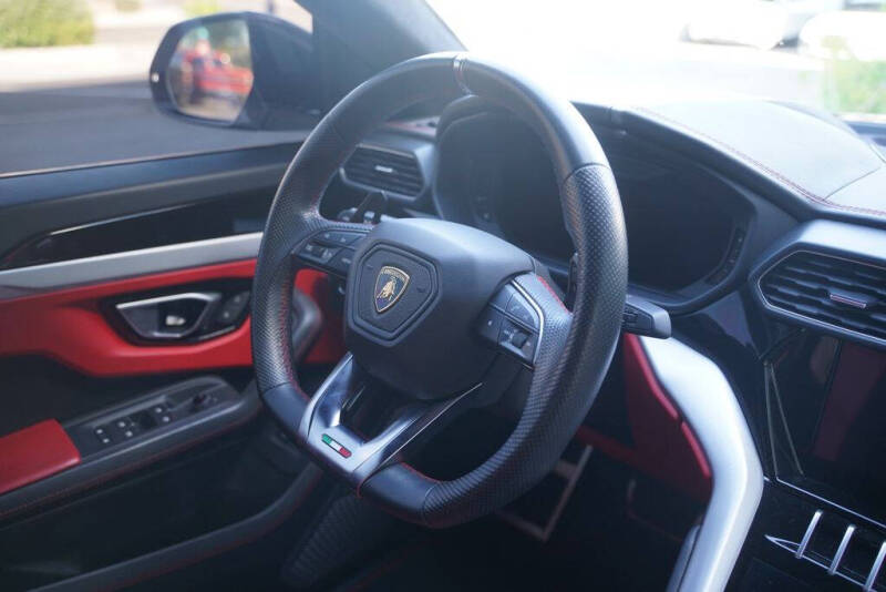 2020 Lamborghini Urus