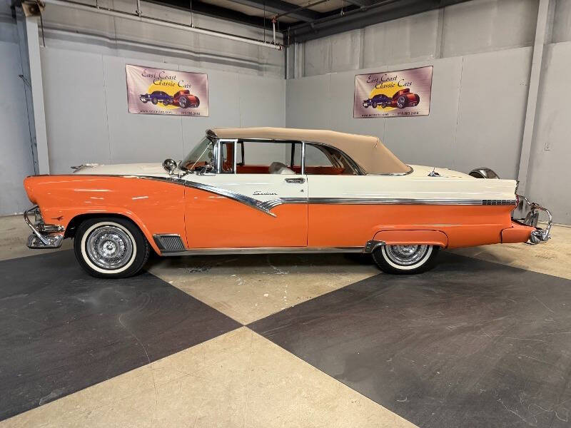 1956 Ford Sunliner