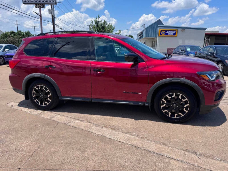 2020 Nissan Pathfinder SL