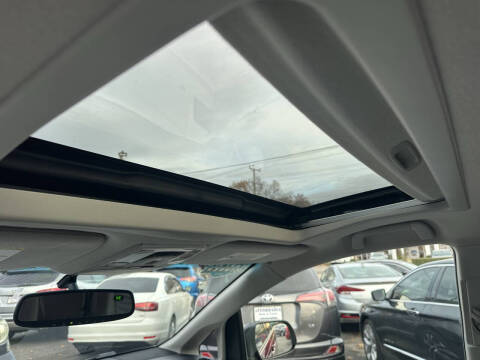 2011 Toyota Sienna XLE 7-Passenger Auto Access Seat