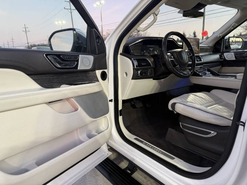 2019 Lincoln Navigator L Black Label