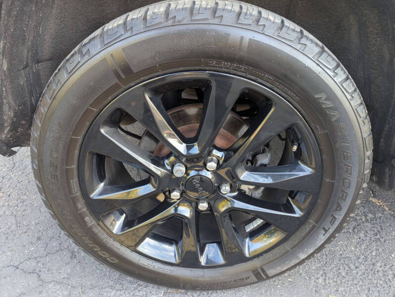 2019 Jeep Grand Cherokee Laredo