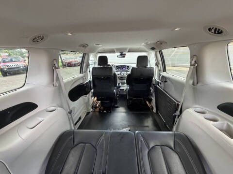 2022 Chrysler Pacifica Touring L
