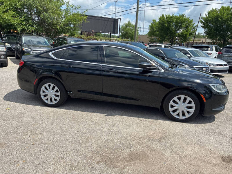 2015 Chrysler 200 LX