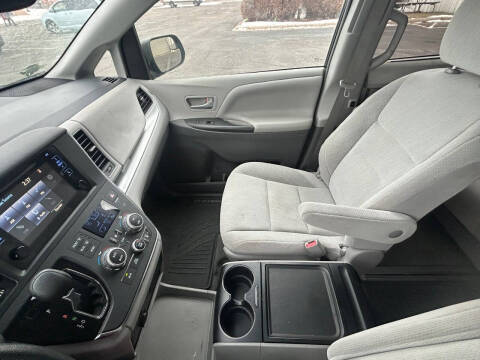 2017 Toyota Sienna LE 7-Passenger