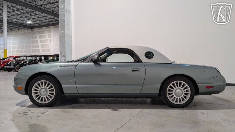 2004 Ford Thunderbird