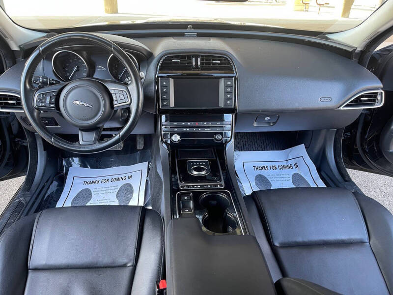 2017 Jaguar XE 35t Premium