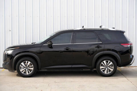 2023 Nissan Pathfinder SL
