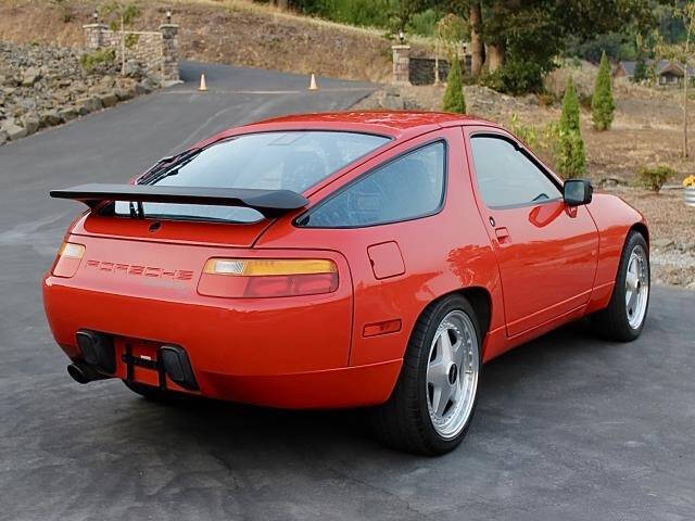 1987 Porsche 928 S4
