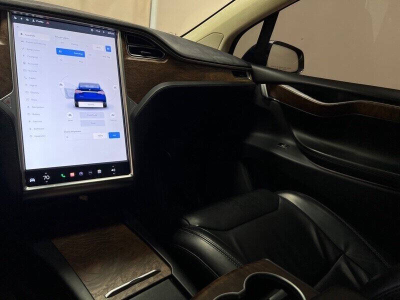 2017 Tesla Model X 75D