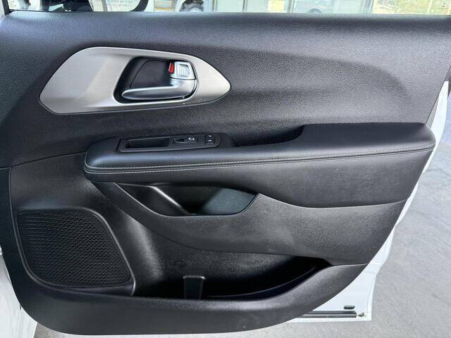 2023 Chrysler Pacifica Plug-In Hybrid Limited