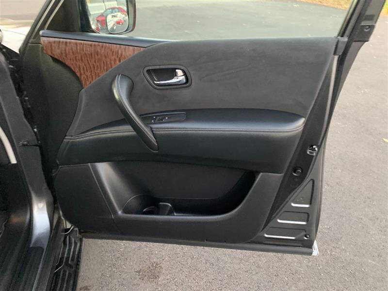 2017 Nissan Armada SV