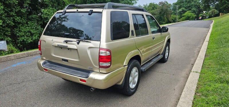 2002 Nissan Pathfinder SE