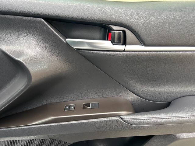 2023 Toyota Camry Hybrid XLE