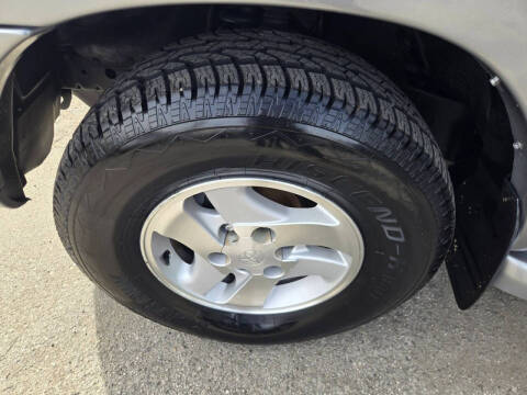 2003 Toyota Sequoia SR5