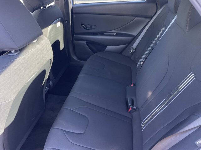 2025 Hyundai Elantra SEL Sport