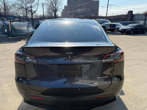 2025 Tesla Model Y Performance