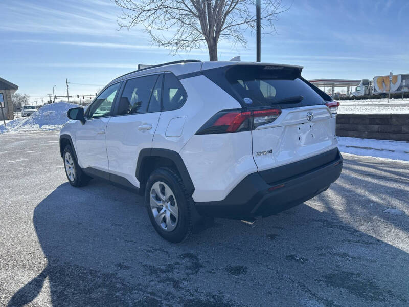 2020 Toyota RAV4 LE