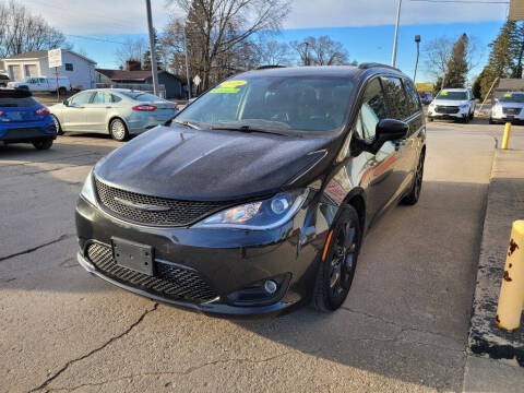 2019 Chrysler Pacifica for sale at Clare Auto Sales, Inc. in Clare MI