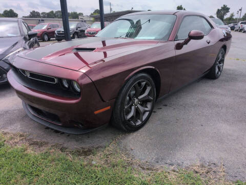 2018 Dodge Challenger SXT Photo
