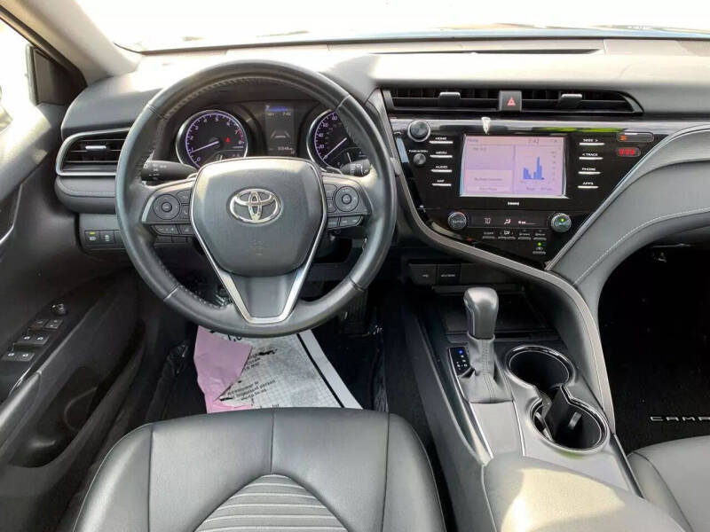 2020 Toyota Camry SE