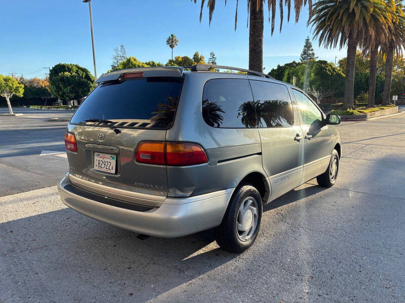 1998 Toyota Sienna XLE