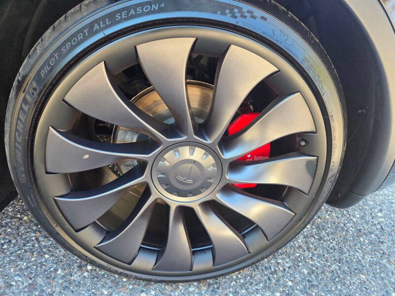 2023 Tesla Model Y Performance