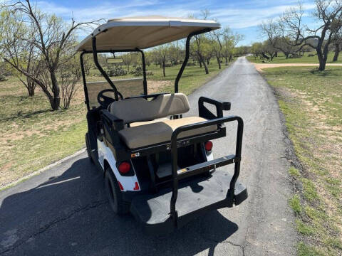 2018 E-Z-GO Valor