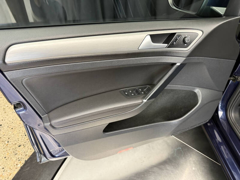 2015 Volkswagen Golf TSI SE