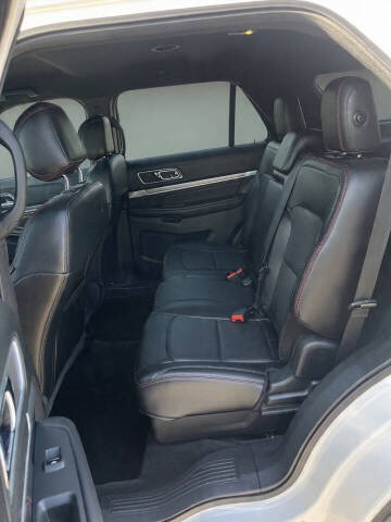 2016 Ford Explorer Sport