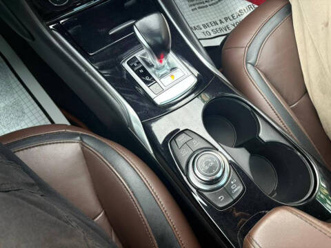 2017 Infiniti QX30 Premium