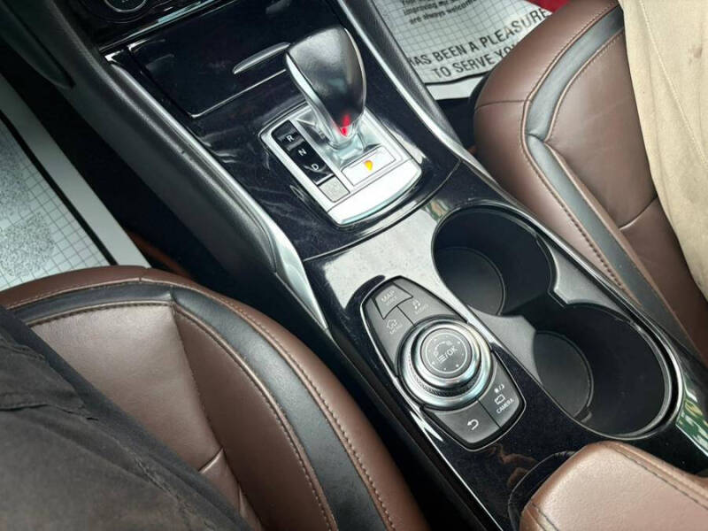 2017 Infiniti QX30 Premium